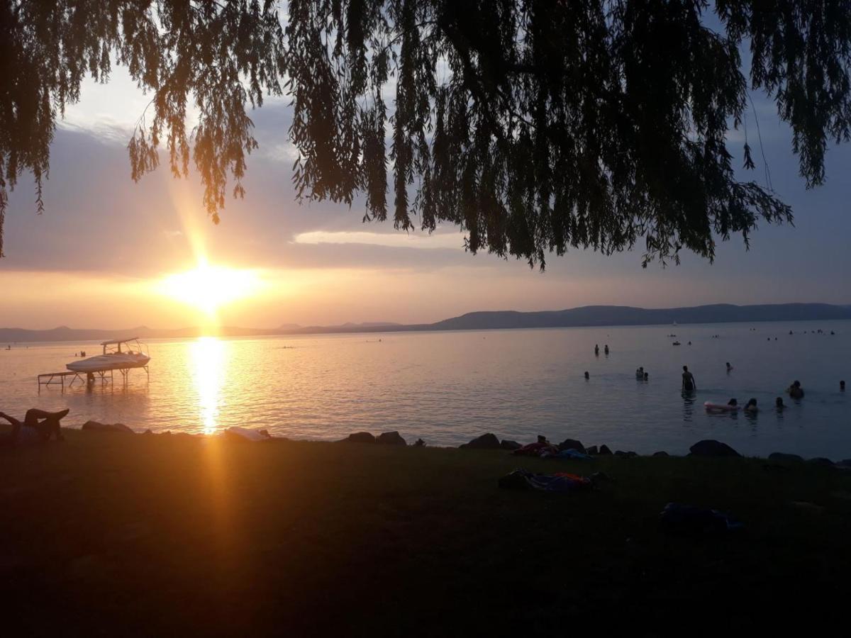 Tabàn Vendégház Balatonlelle Exterior foto