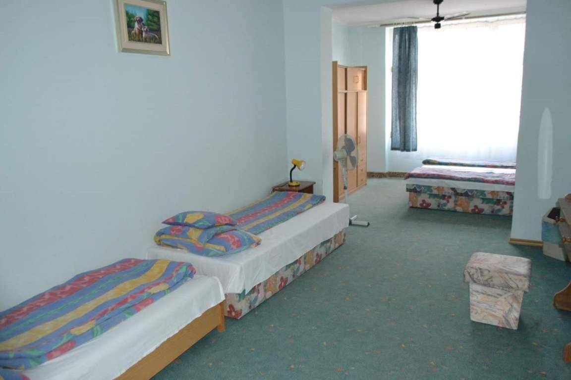 Tabàn Vendégház Balatonlelle Exterior foto