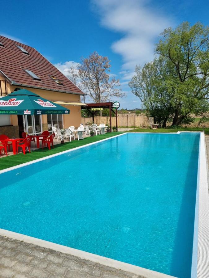 Tabàn Vendégház Balatonlelle Exterior foto