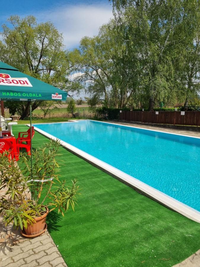 Tabàn Vendégház Balatonlelle Exterior foto
